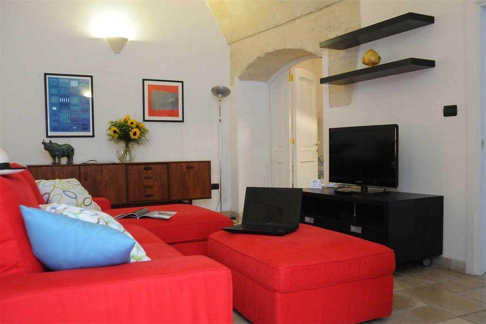 Sacre Bleu Apartments Lecce Buitenkant foto